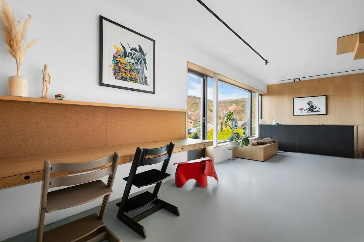 Stay In The Hollywood Hills Of Bergen With Breathtaking Views