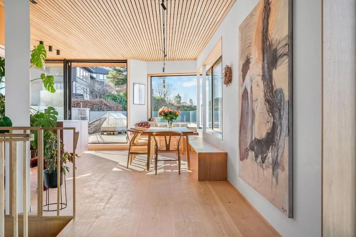 Stay In The Hollywood Hills Of Bergen With Breathtaking Views 0*,