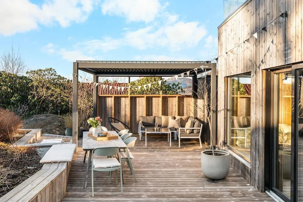 Stay In The Hollywood Hills Of Bergen With Breathtaking Views 0*,  Norway