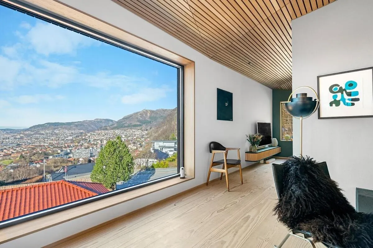 Villa Stay In The Hollywood Hills Of Bergen With Breathtaking Views