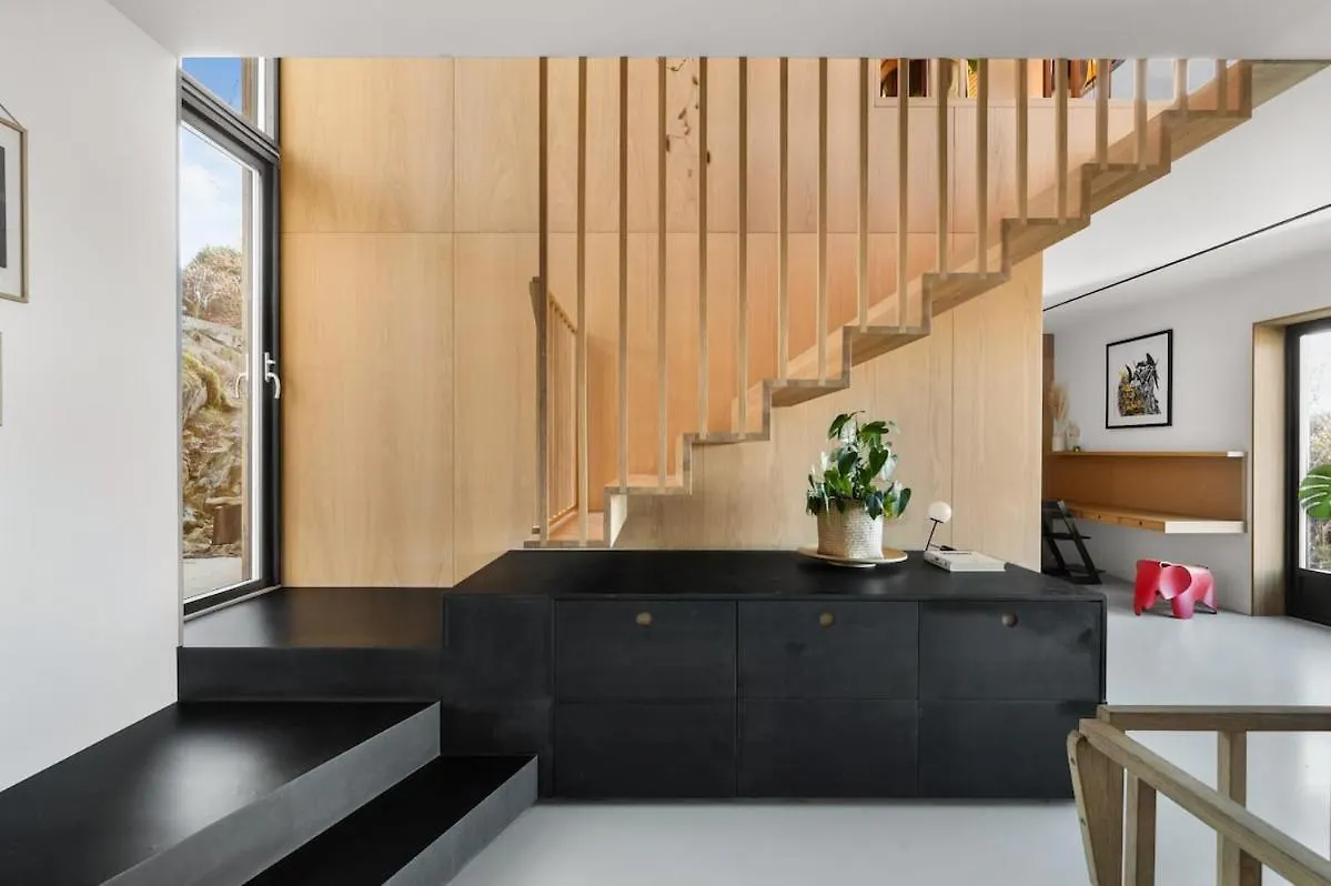 Stay In The Hollywood Hills Of Bergen With Breathtaking Views