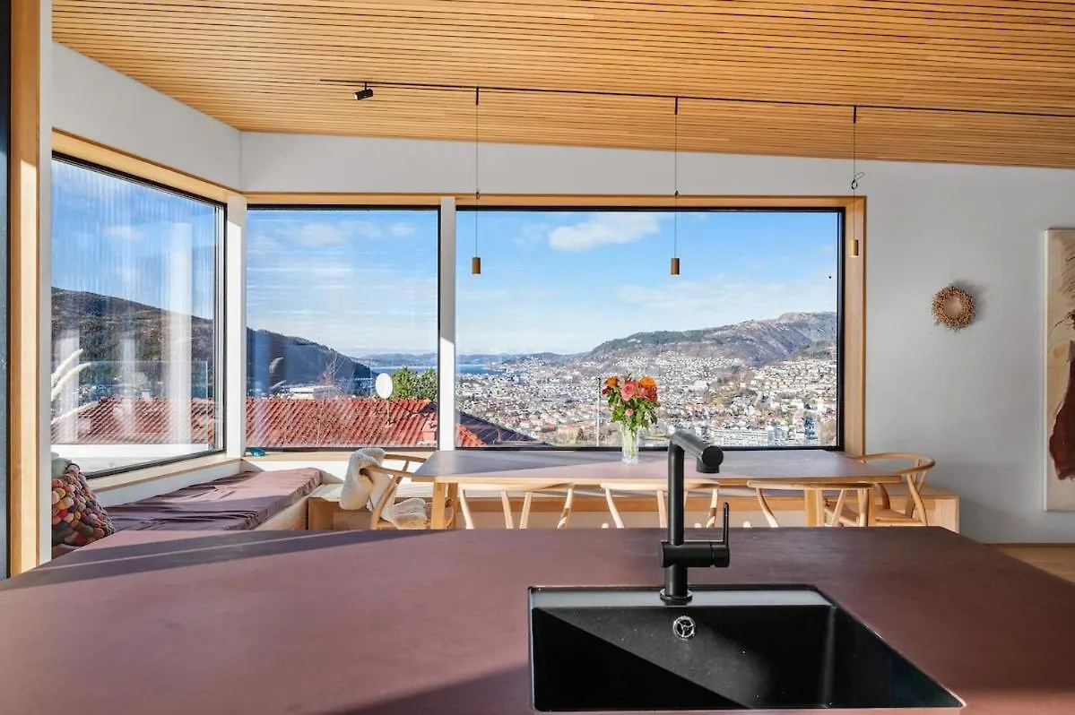 Stay In The Hollywood Hills Of Bergen With Breathtaking Views 0*,