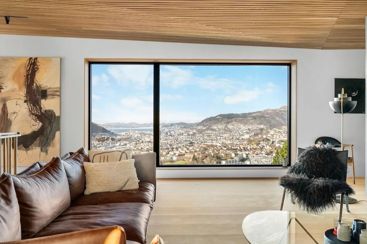 Stay In The Hollywood Hills Of Bergen With Breathtaking Views Villa