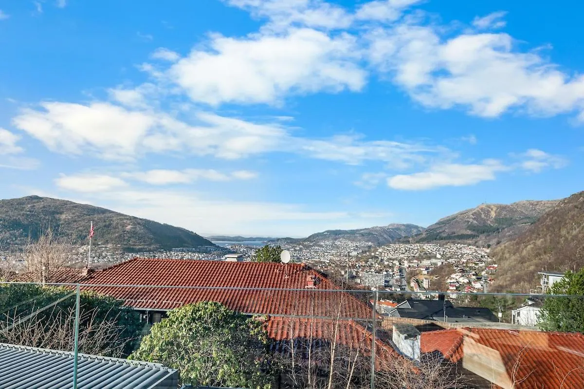 Stay In The Hollywood Hills Of Bergen With Breathtaking Views Villa
