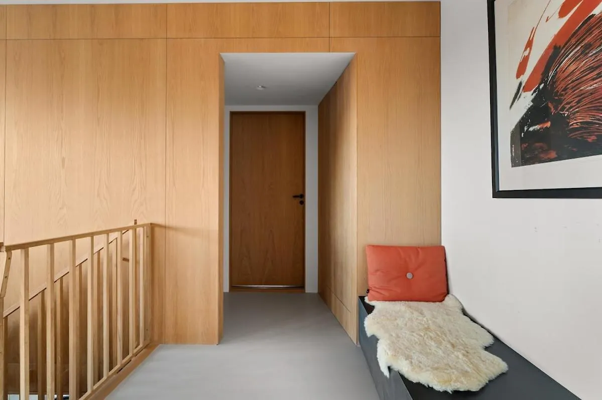 Stay In The Hollywood Hills Of Bergen With Breathtaking Views