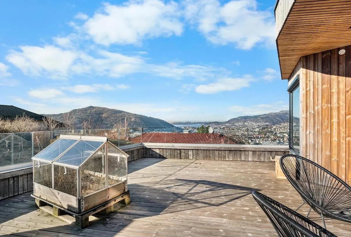 Villa Stay In The Hollywood Hills Of Bergen With Breathtaking Views