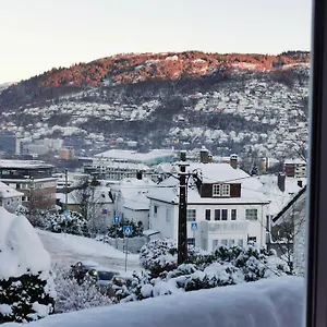 Spacious And Beautiful In With Free Parking Appartement